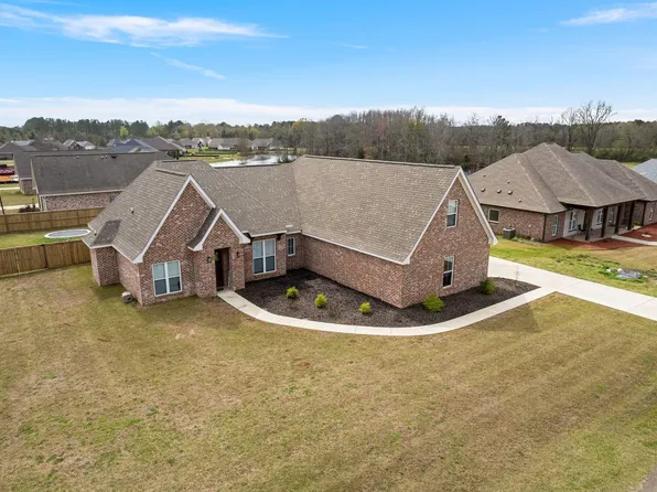 13 Grand Cv, Petal, MS 39465