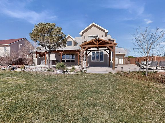 3rd image of 2516 Nogales Rd NE