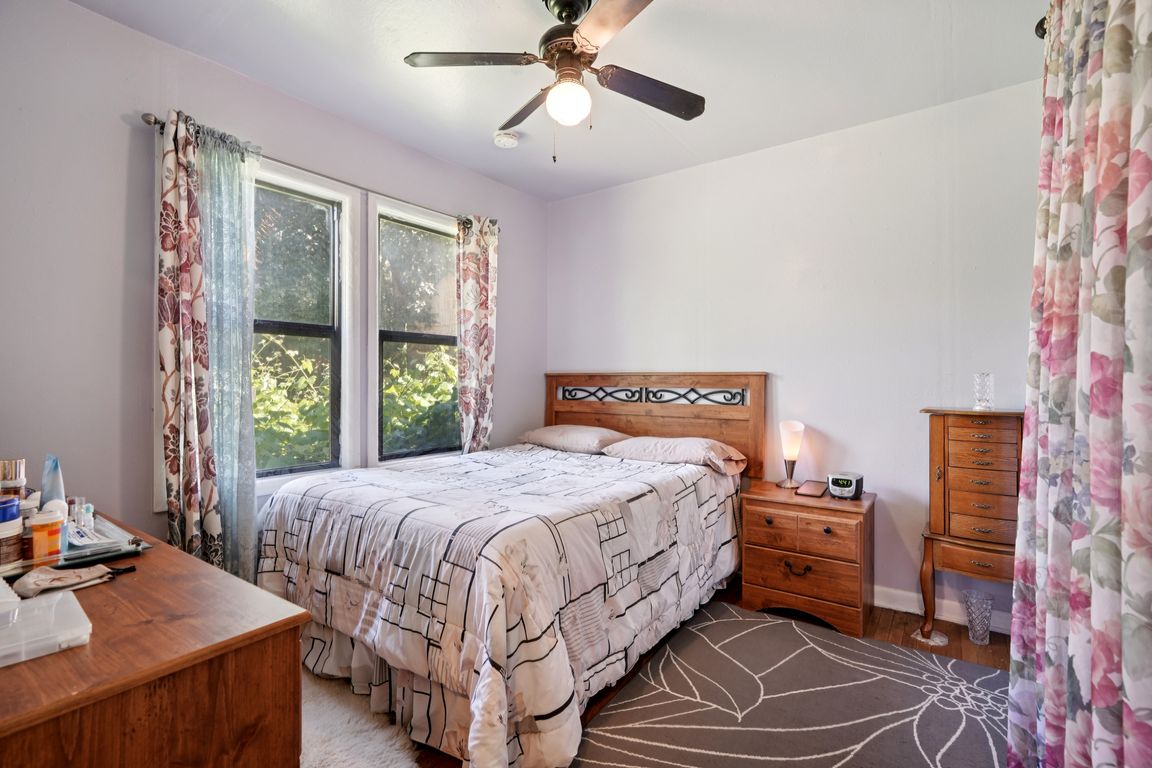 NE Madrona St-1006-017.jpg