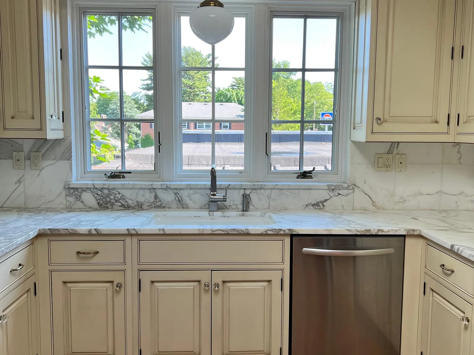 603 Warburton Ave — Photo 1
