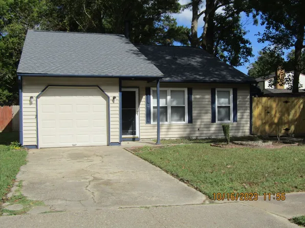 1256 Eaglewood Dr, Virginia Beach, VA 23454