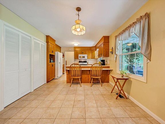 5th image of 191 Dandelion Dr