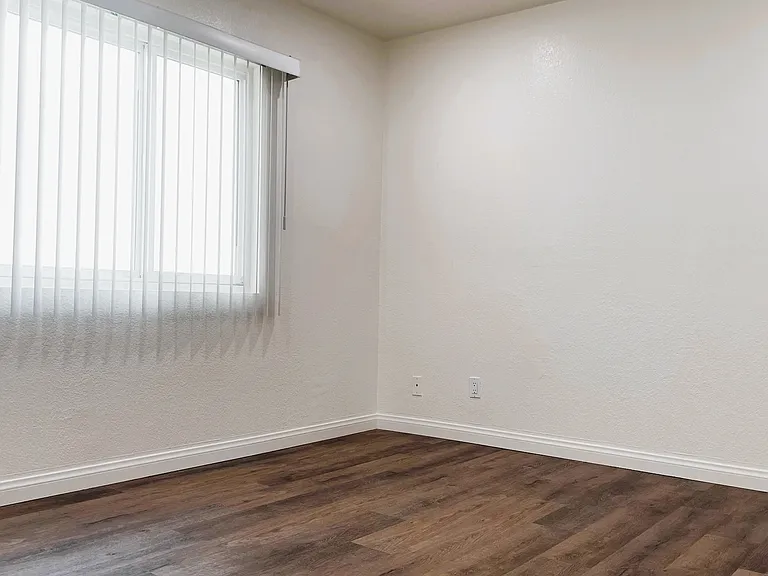 515 S Hobart Blvd #9 — Photo 17