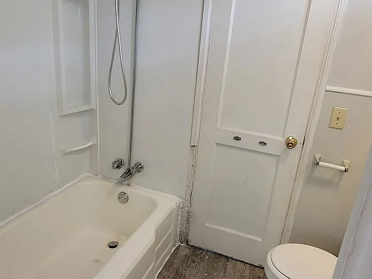 2833 Wesley Dr — Photo 7