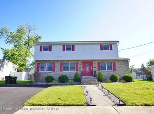16 Colby Ln, Hazlet, NJ 07730