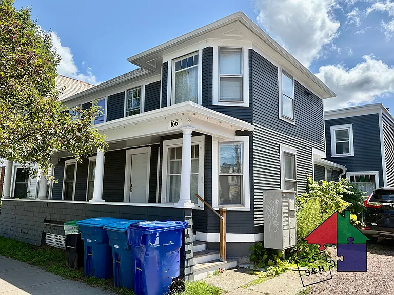 166 N Winooski Ave — Photo 2