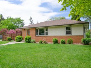 5045 Eastwood Rd, Mounds View, MN 55112