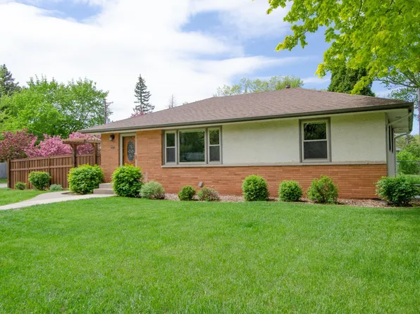 5045 Eastwood Rd, Mounds View, MN 55112