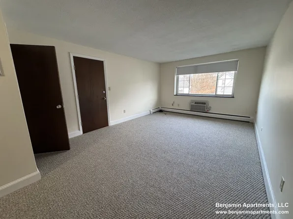 11 Brattle Dr APT 2, Arlington, MA 02474