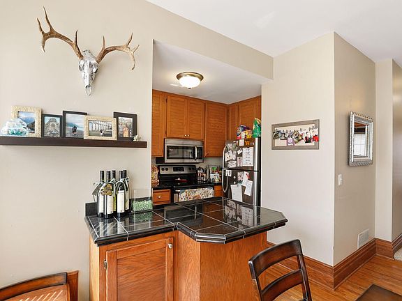 5th image of 197 Kent St APT 1