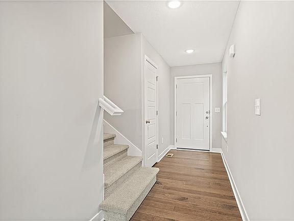 5th image of 12606 S Burrows St