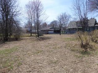 123 Bay State Rd, Chicopee, MA 01020