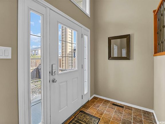 5th image of 215 Augusta BOULEVARD