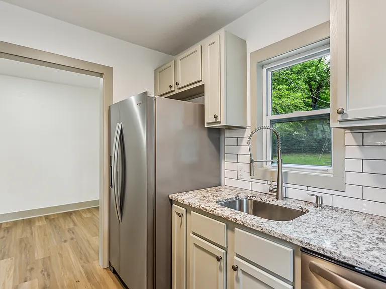 6543 N East Park View St — Photo 9