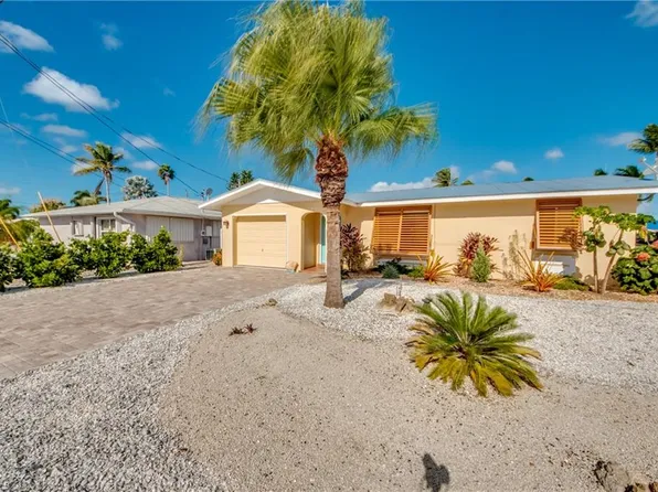 2892 Triggerfish St, Matlacha, FL 33993