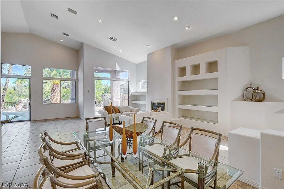 2 bed, 2.5 bath, 2613 sqft, $3,850 — Photo 4