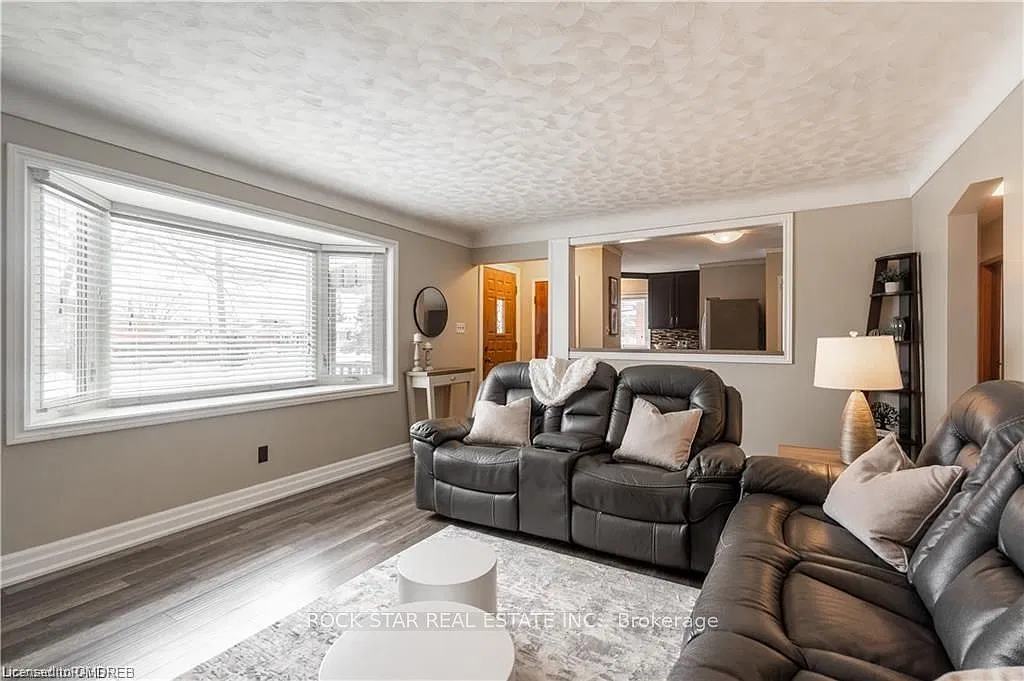 3 bed, $3,200 — Photo 4