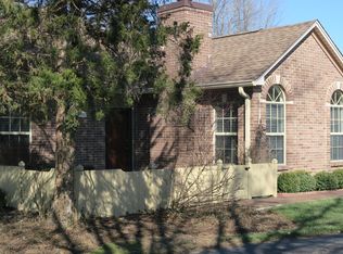 3230 Graystone Manor Pkwy, Louisville, KY 40241