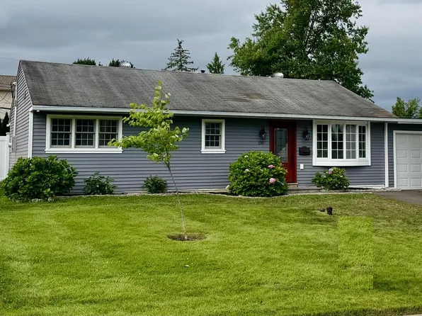 218 Tewksbury Rd, Fairless Hills, PA 19030