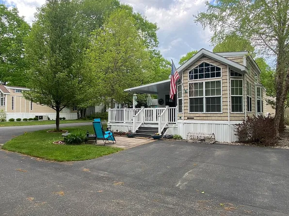 1 Seacoast Ln #120, Old Orchard Beach, ME 04064