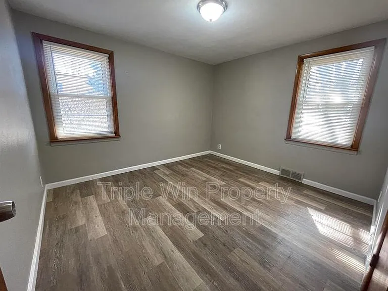 1280 Saint Catherine St — Photo 24