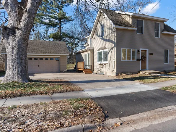 1006 7th St S, Stillwater, MN 55082