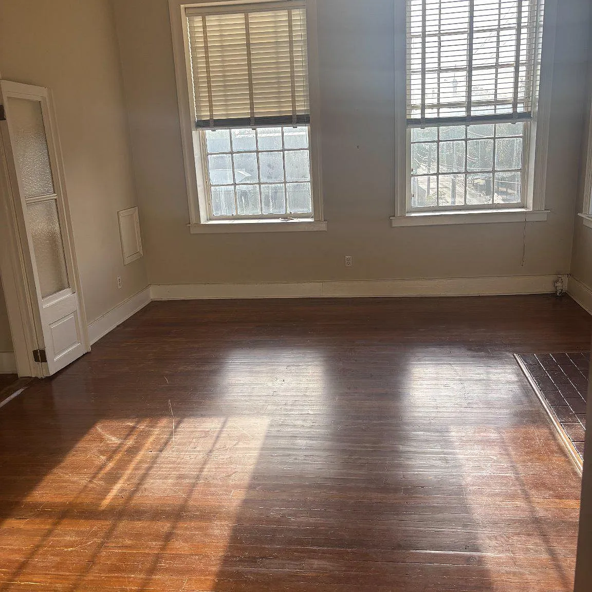 2 bed, 1.0 bath, 1000 sqft, $1,500 — Photo 1