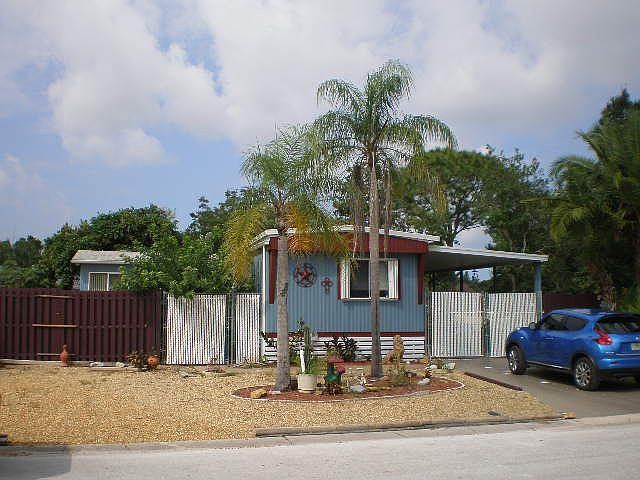 1st image of 5886 Pappillion Ln