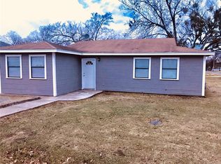 300 S 3rd St, Calera, OK 74730