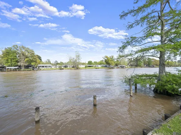 13216 Bayou Terrace Dr, Saint Amant, LA 70774