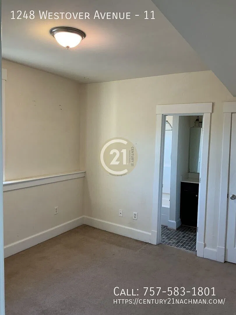 Ghent/ Renovated 4 th floor unit w/ high ceilings. — Photo 4