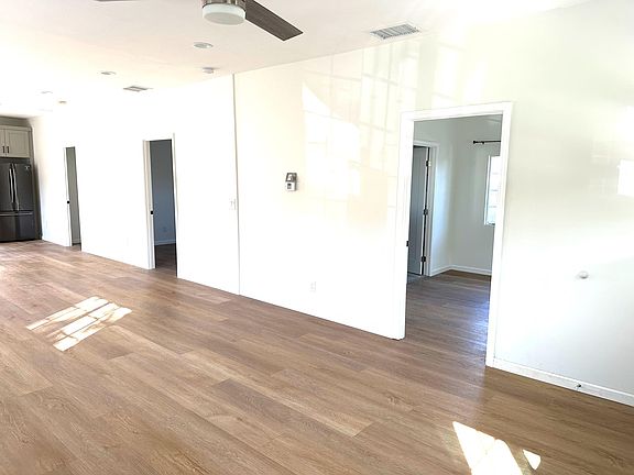 5th image of 2807 Lincoln Park Ave