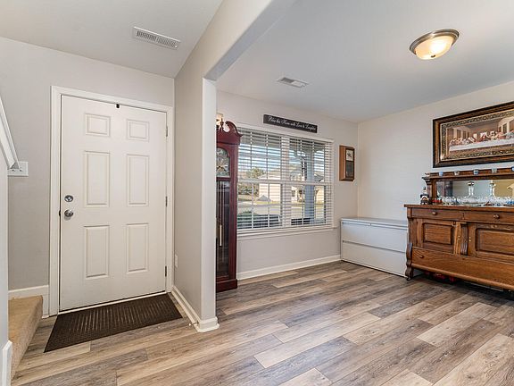 5th image of 301 Trimble Dr