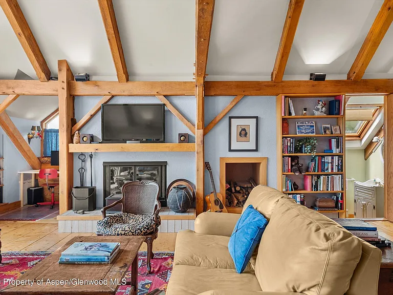927 Red Mountain Rd — Photo 25