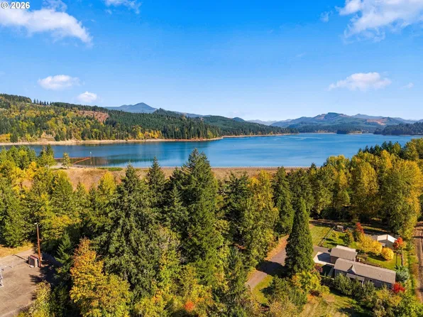 5543 Redwood St, Sweet Home, OR 97386
