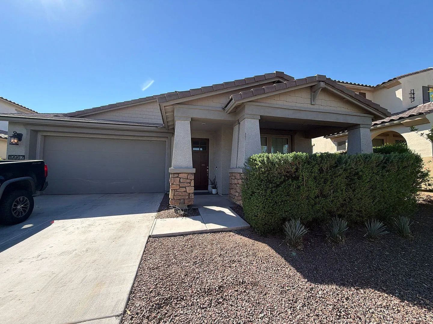 4 bed, 3.0 bath, 2199 sqft, $2,850 — Photo 1