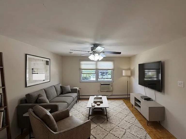 48 Eastover Dr — Photo 3