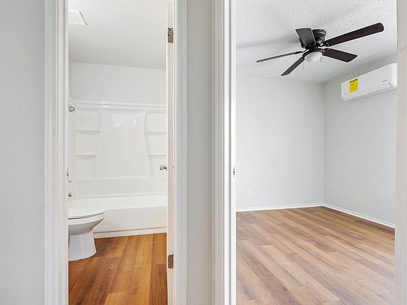 5th image of 131 Elsie Ave Unit 101