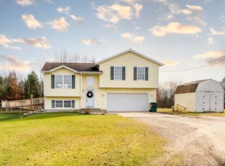11870 Lindsey Dr, Cedar Springs, MI 49319