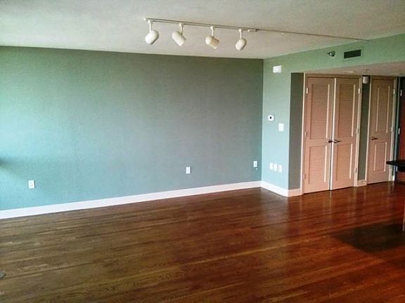 3rd image of 600 E Admiral Blvd Unit 906