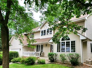758 Woodcrest Dr N, Hudson, WI 54016
