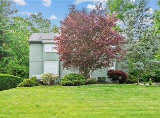 471 Manordale Rd, Pittsburgh, PA 15241