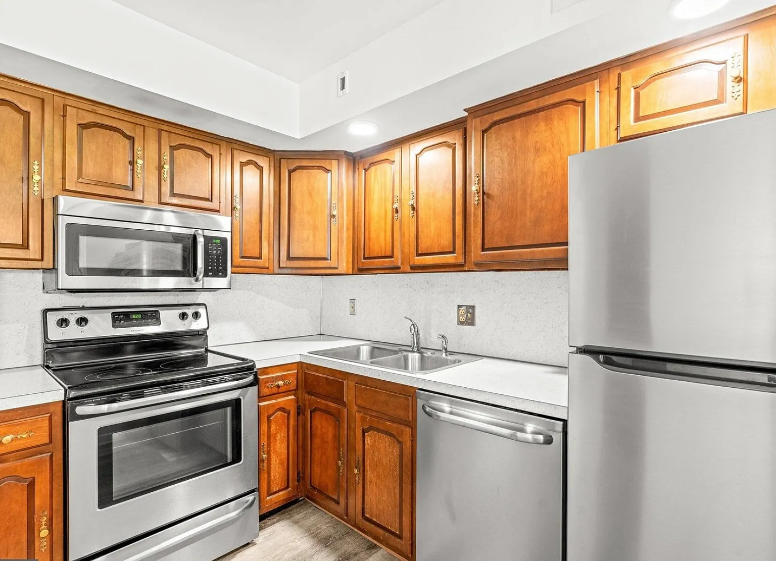 525 Mountainview Rd — Photo 3