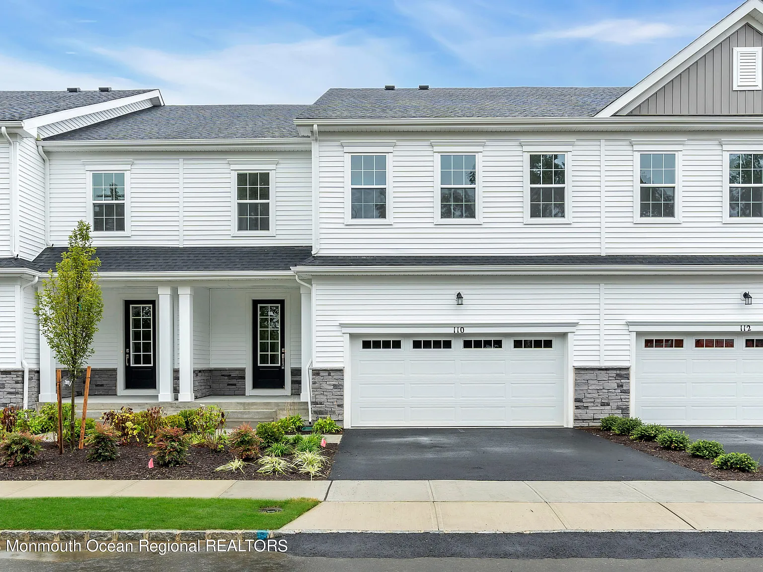 3 bed, 3.5 bath, 2875 sqft, $5,000 — Photo 3