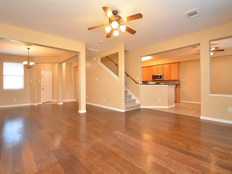 2911 Meadowglen Cv — Photo 25