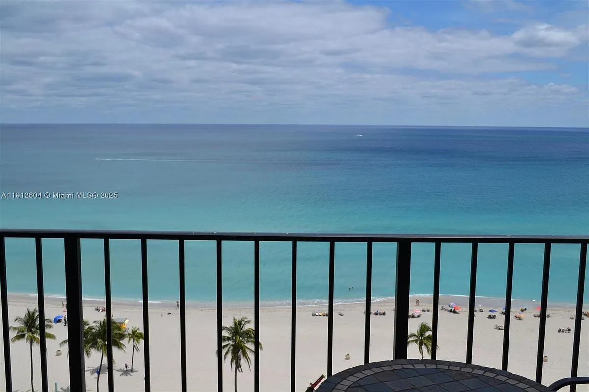 Photo 1 of 27 - 2101 S Ocean Dr #1702 - Hollywood, FL Primary Photo - 2101 S Ocean Dr #1702