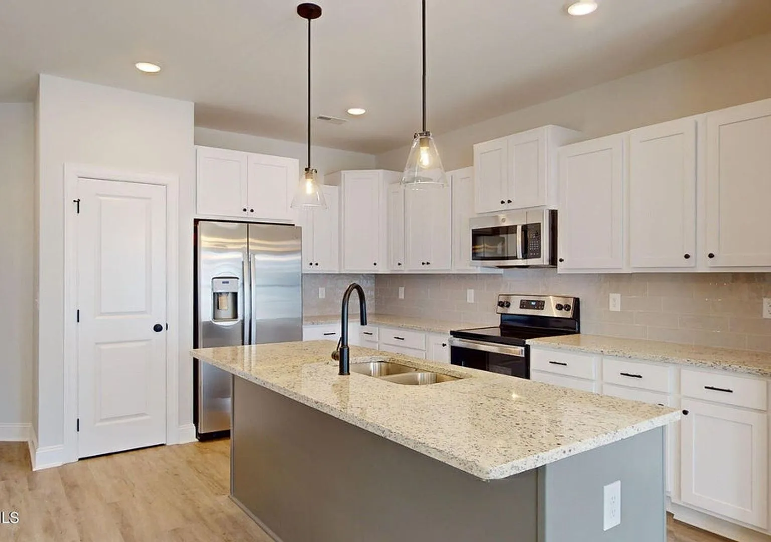 1904 Newbury Way — Photo 4