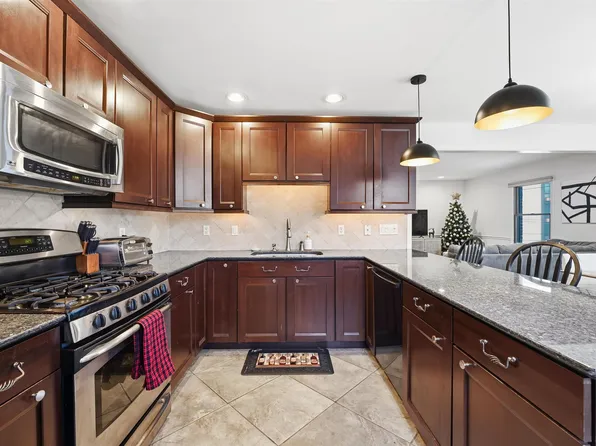 635 Madison Street image 1 of 21