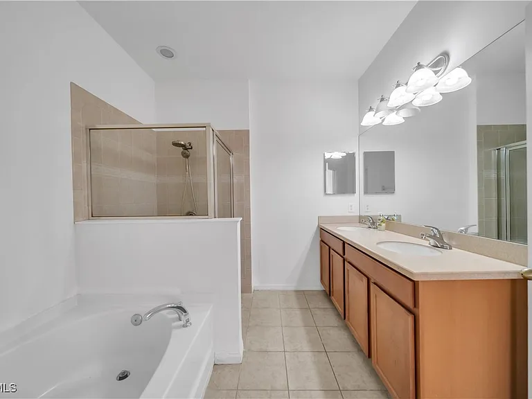 8125 Silver Birch Way — Photo 24