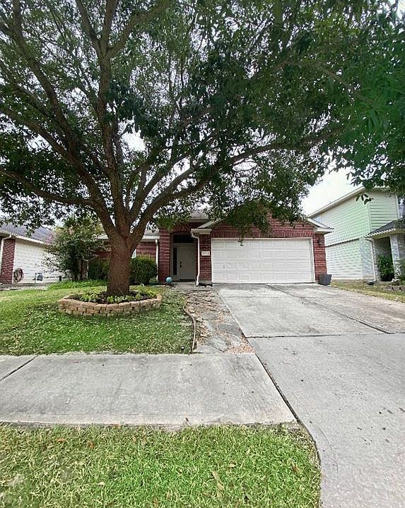 1st image of 19526 Cairns Dr